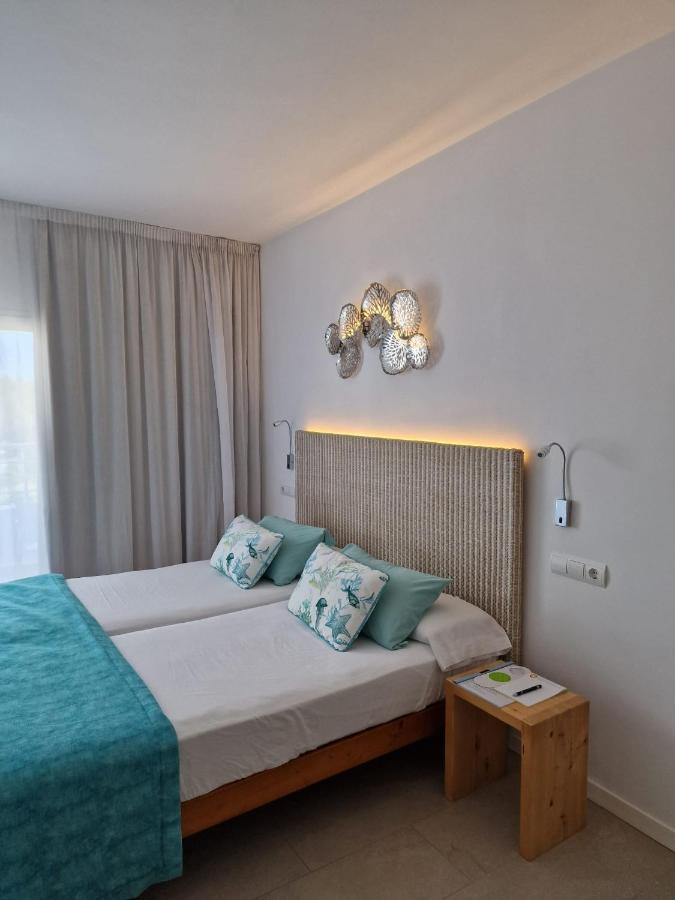 Apartamentos Costamar II Es Pujols Eksteriør billede